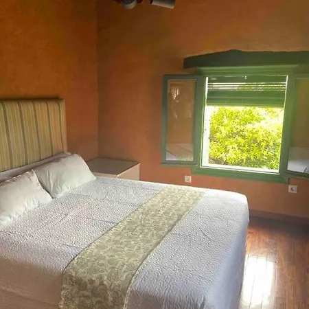 别墅 Finca Valdegrullas 坎德莱达
