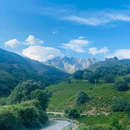 别墅 Finca Valdegrullas 坎德莱达